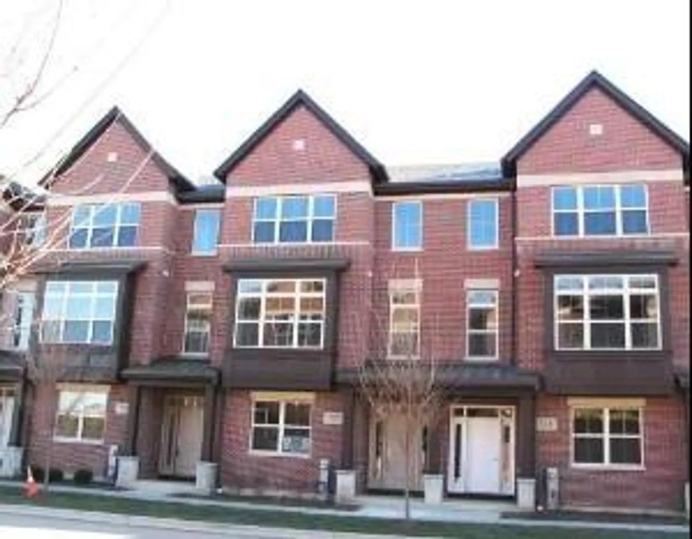 Beutiful 3 bed 2.1 bath Townhome — Photo 2