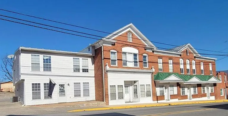 307 E Main St #B1 — Photo 1
