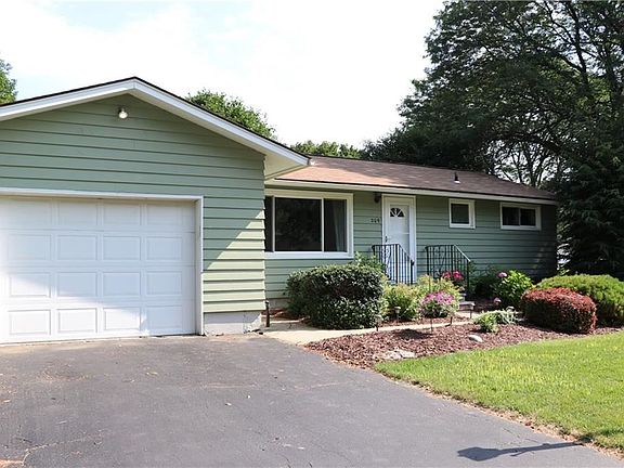 2nd image of 209 Canterbury Dr