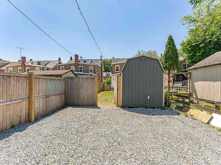 129 Walnut St — Photo 19