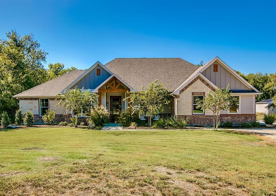 1st image of 286 Pecan Hollow Cir