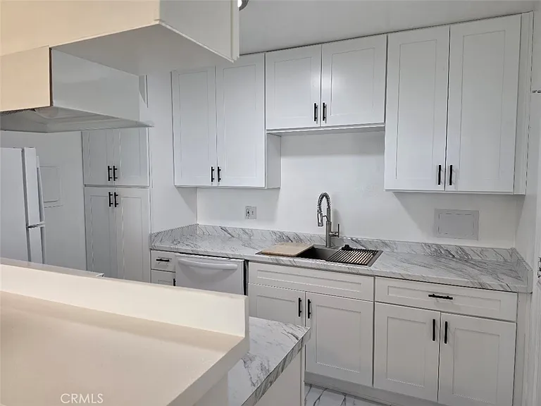 2904 Peppertree Ln #B — Photo 8