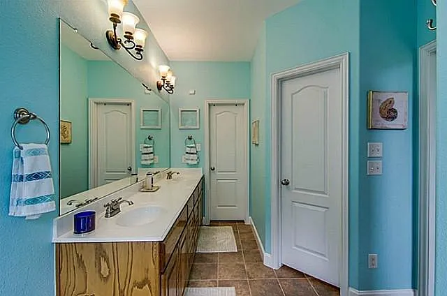 557 Mobley Way — Photo 7
