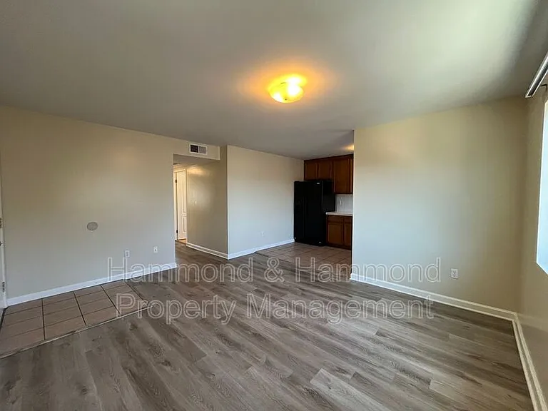 6916 Agnes Ave #4 — Photo 5