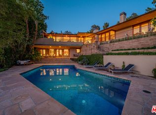 9454 Lloydcrest Dr, Beverly Hills, CA 90210