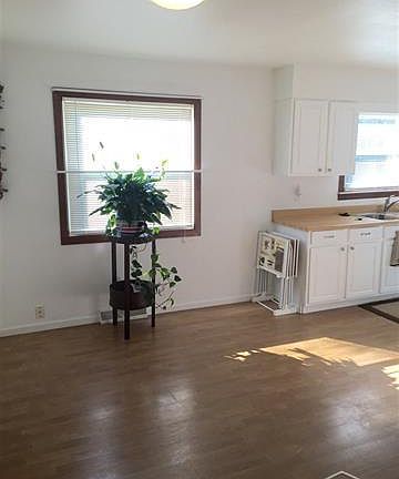 3rd image of 3855 Vanguard Dr