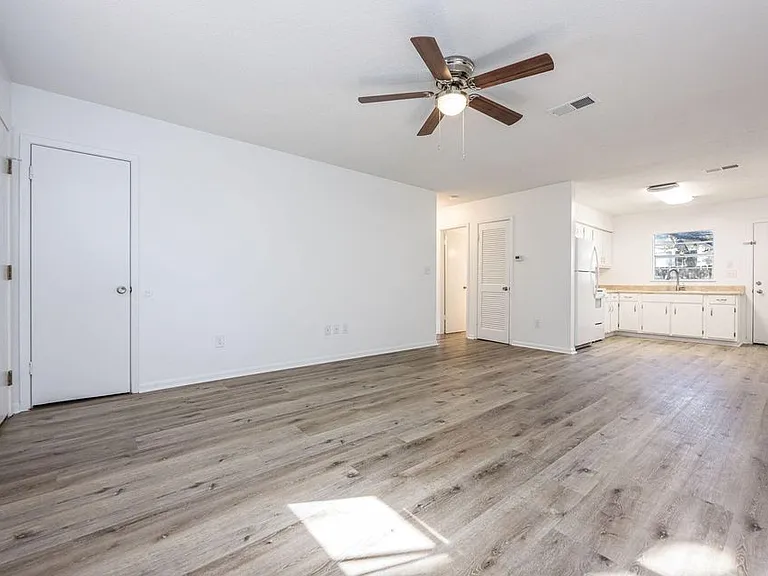 1013 Holton Ave #2 — Photo 5