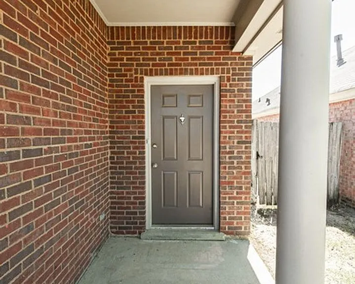 1124 Stafford Dr — Photo 24