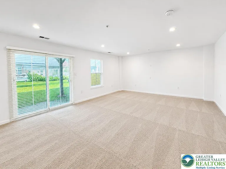 2317 Cook Dr — Photo 3