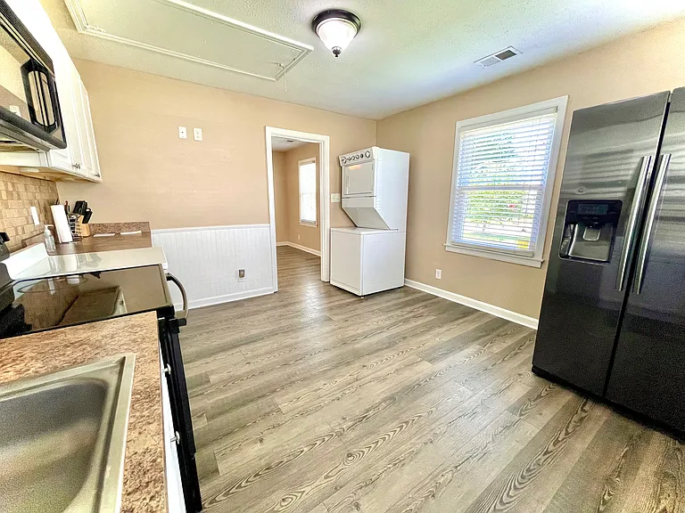 1046 Seelbach Ave — Photo 11