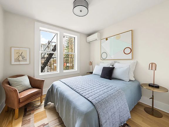 5th image of 27 Wyckoff St #B