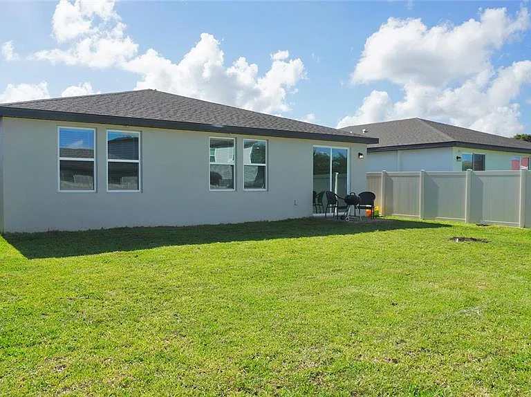 1218 Zambrana Ct — Photo 21