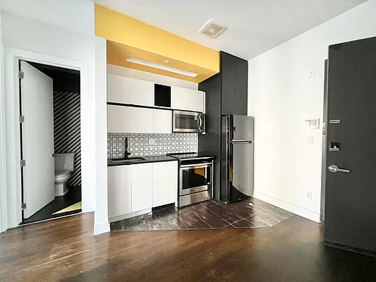 Rented by Pear NYC LLC | media 14