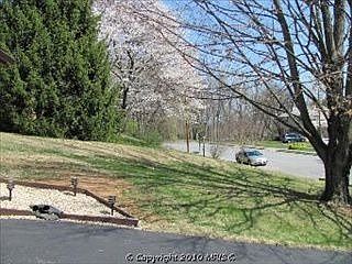3rd image of 1327 Woodland Way