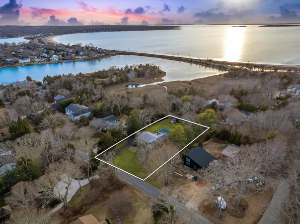 36 Coves End Ln, Sag Harbor, NY 11963