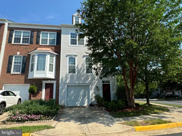 5256 Jule Star Dr, Centreville, VA 20120