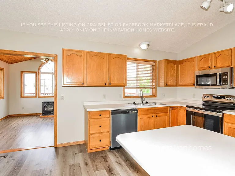 19309 Upland St NW — Photo 7