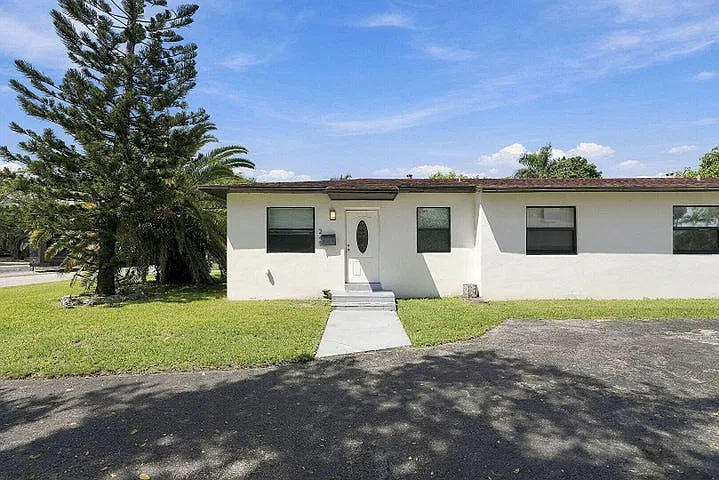 245 NE 1st Ter #245