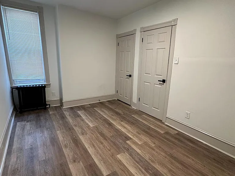 279 S Alden St — Photo 10