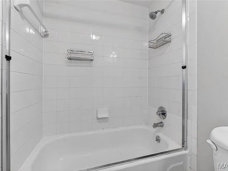 5510 Waterman Blvd #202 — Photo 31