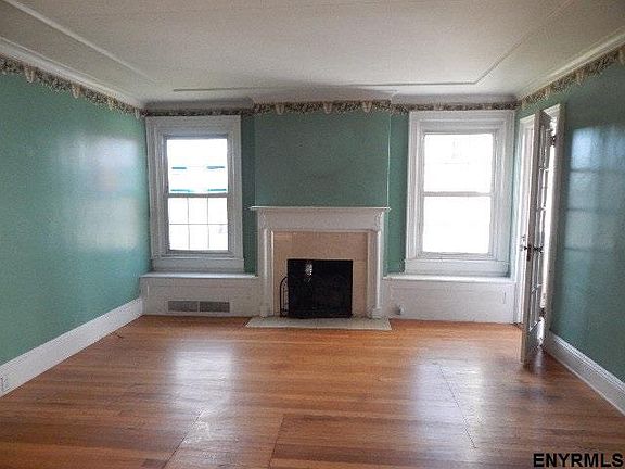 5th image of 112 W Gansevoort St