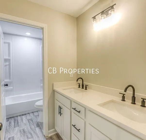 650-652 Ayers St #650 — Photo 15