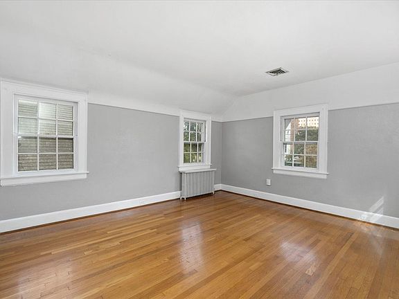 3rd image of 517 Craford Pl #2