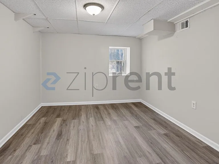 586 Oakside Dr SW #B — Photo 16