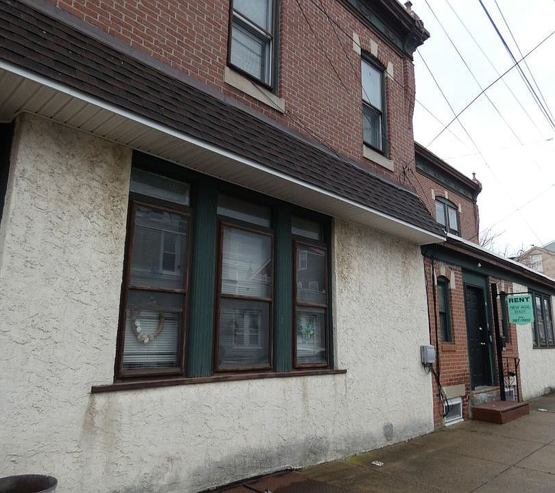 1st image of 2728 Ash St Unit 1R