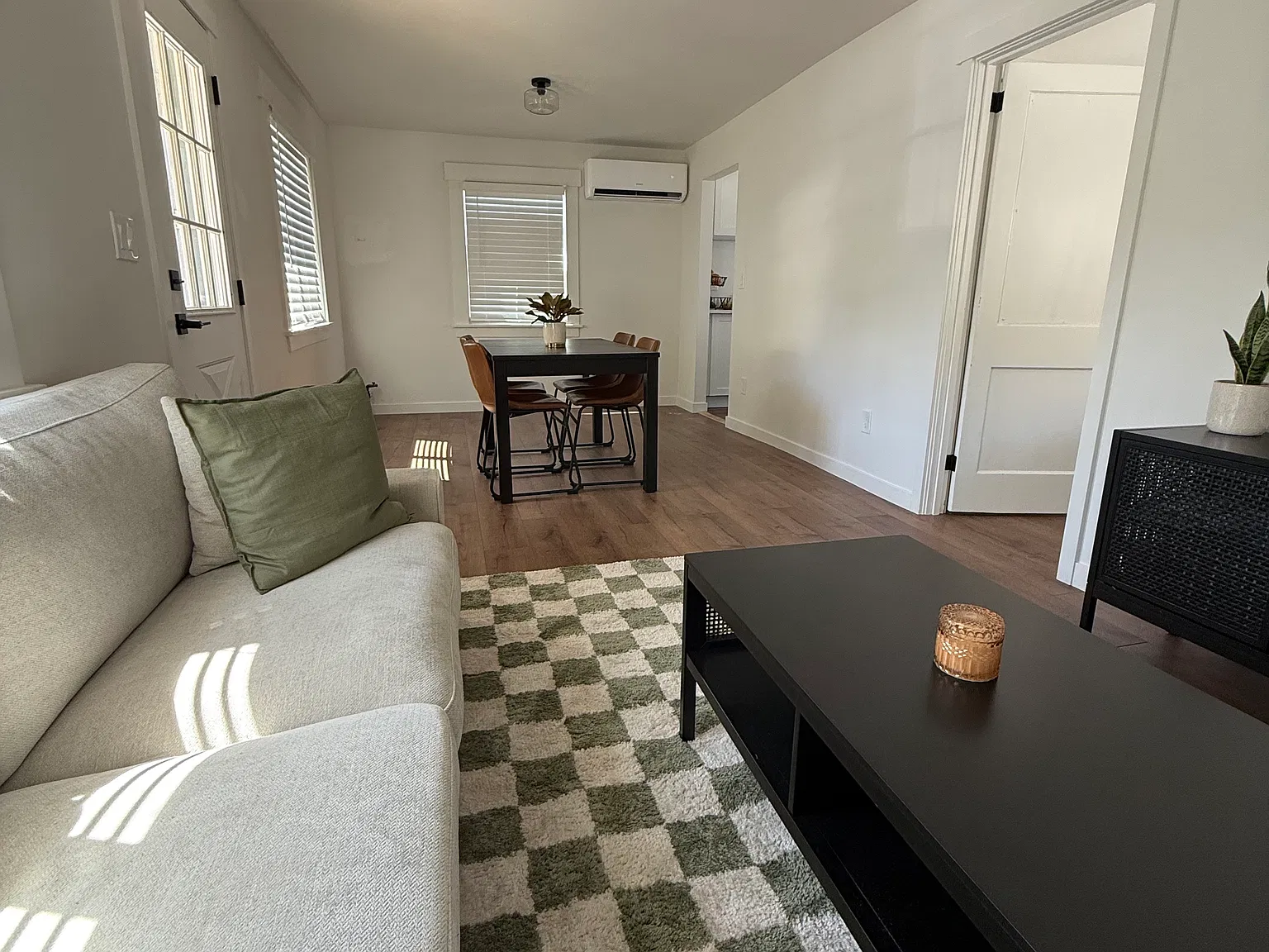 1 bed, 600 sqft, $1,500 — Photo 3