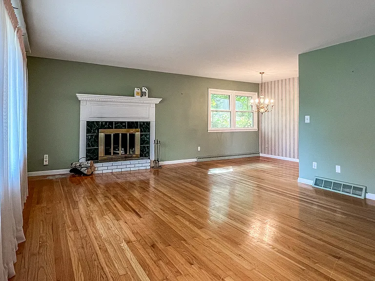 102 Raymbault Dr — Photo 7