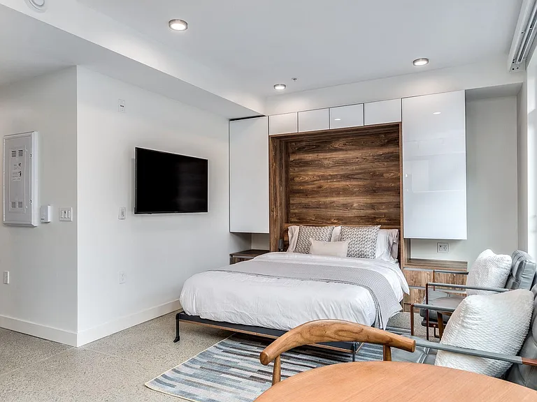 1170 Barclay St #301 — Photo 7