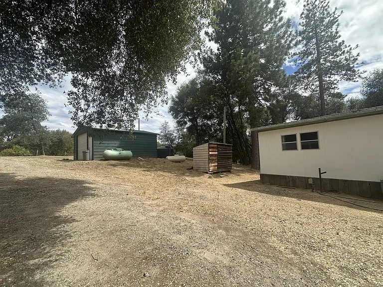 40780 Jean Rd W — Photo 2