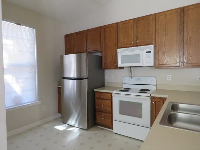 936 Cinnamon Dr — Photo 8