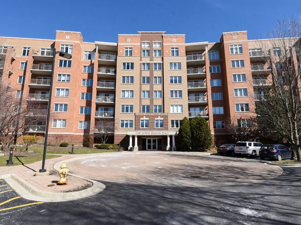 1 N Beacon Pl APT 301, La Grange, IL 60525