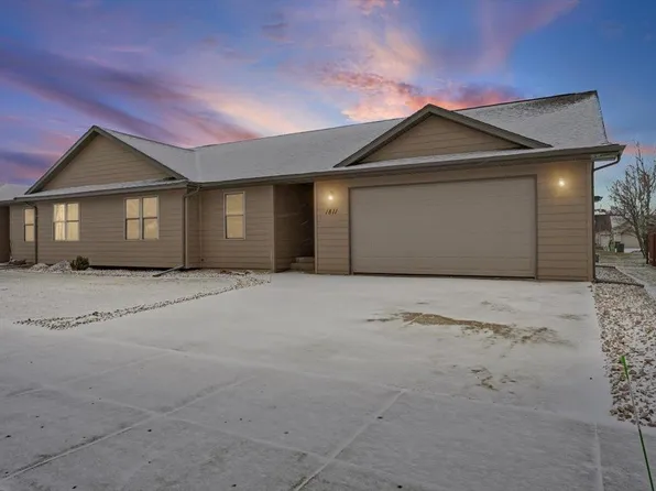 1811 Sugar Creek Pl, Spearfish, SD 57783