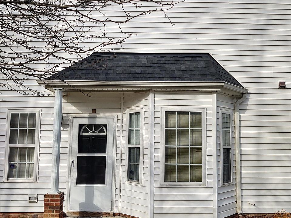 1st image of 7 Moorefield Ct
