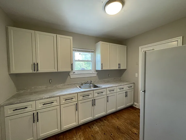 3873 S Amherst Hwy — Photo 5