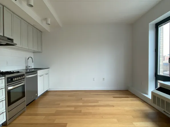 150 Union Avenue image 2 of 16