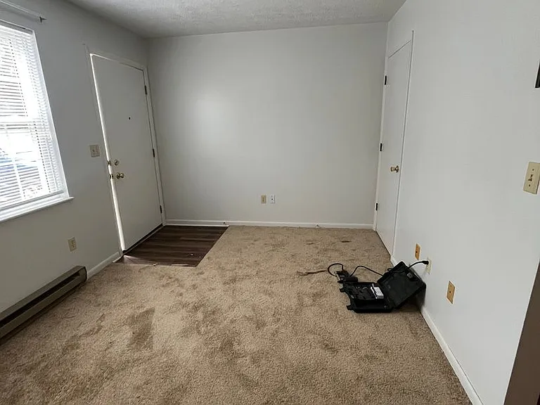 181- N Rockingham Dr — Photo 3