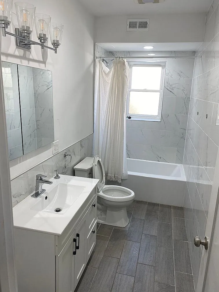 2 bed, 1000 sqft, $2,000 — Photo 2