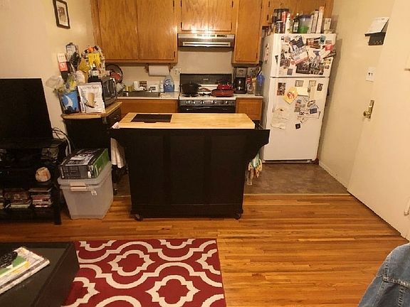 5th image of 28-12 Astoria Blvd #1R