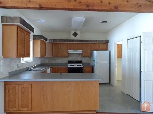 5th image of 221 La Grange Ave