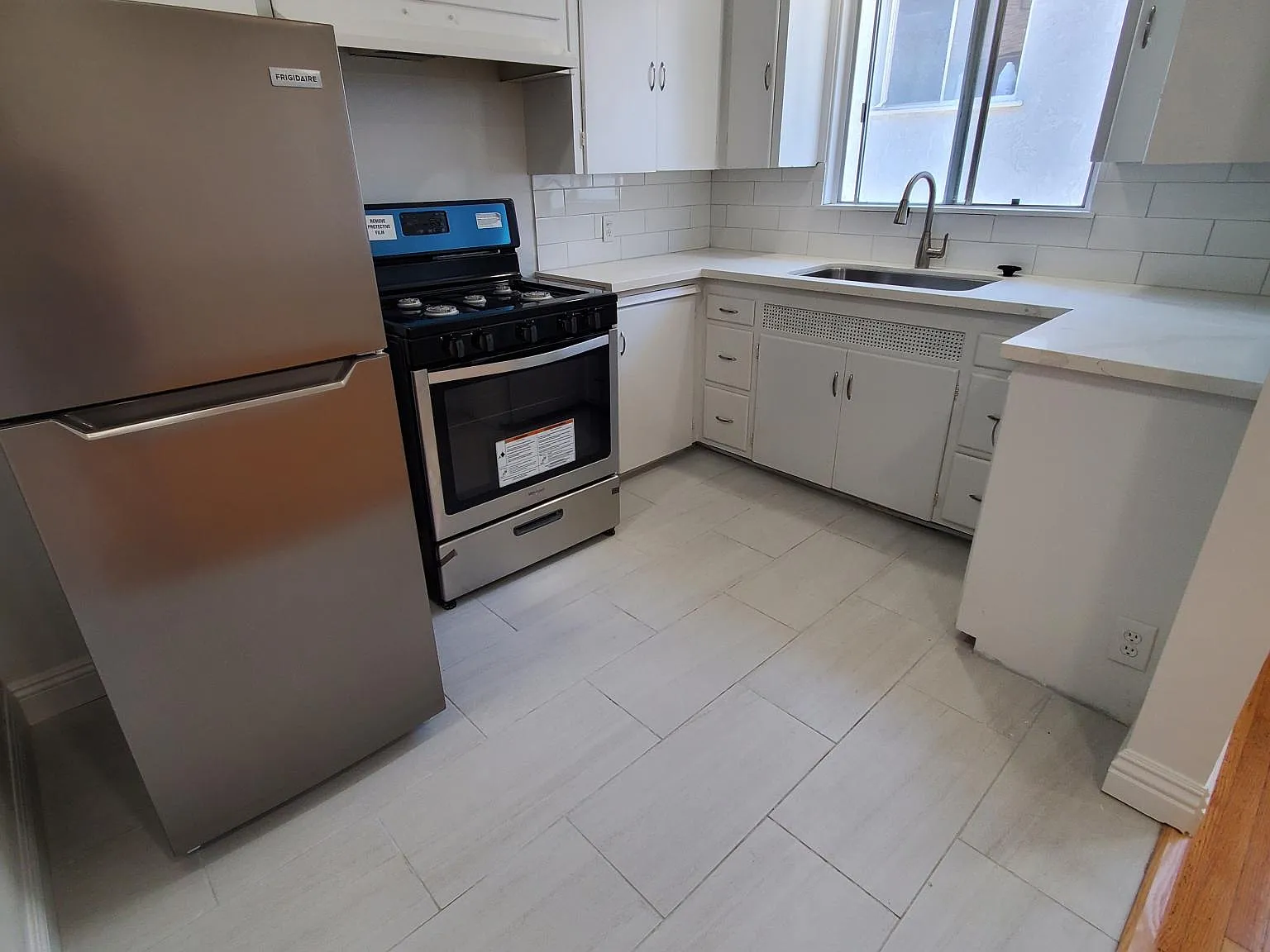 1 bed, $2,395 — Photo 3