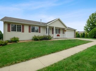 488 45th Manor Ln NW, Rochester, MN 55901