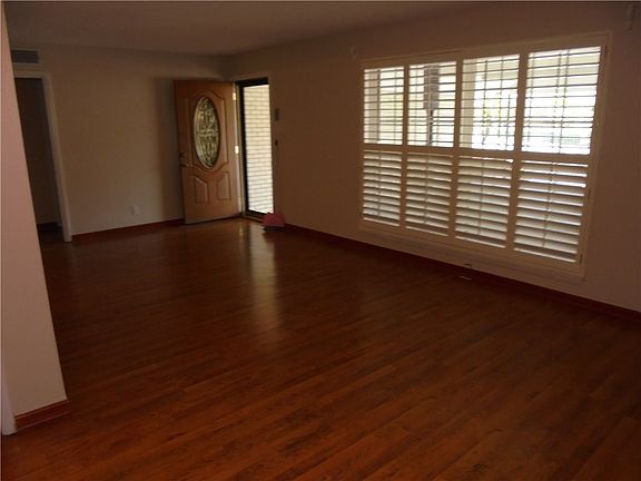 4th image of 245 Carnival Dr