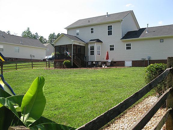 3rd image of 205 Deerfield Dr