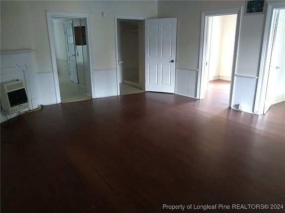 2nd image of 3921 Ellison St