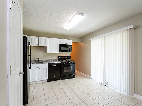 4th image of 858 Cherrydale Ave