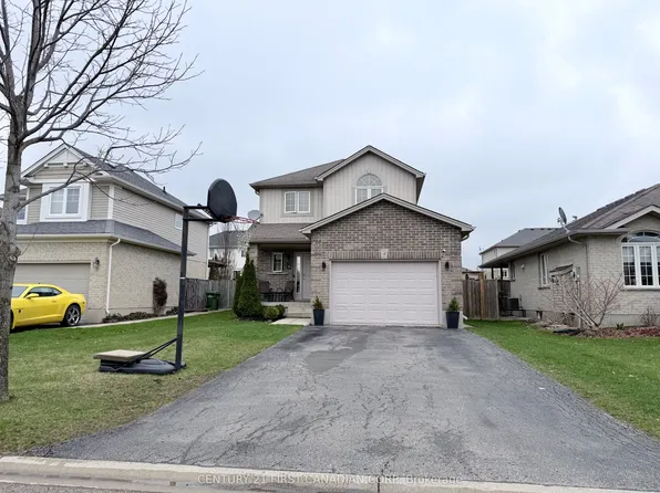 9 Barrett Cres, Saint Thomas, ON N5R 6M1